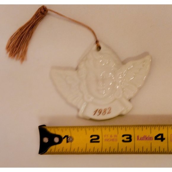Avon 1982 Christmas Remembrance Angel Cherub Ornament 14K White Ceramic Box - Picture 4 of 6